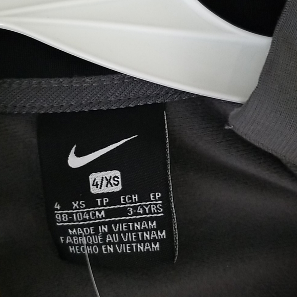 7 Nike Set Gray &Yellow - Picture 5 of 7